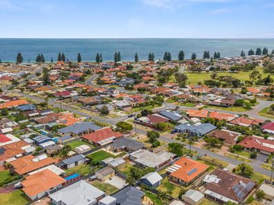 21 Waikiki Road, Safety Bay WA 6169