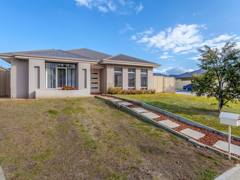 17 Watershed Way, Pearsall