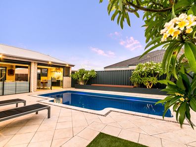 12 Repose Terrace, Atwell WA 6164