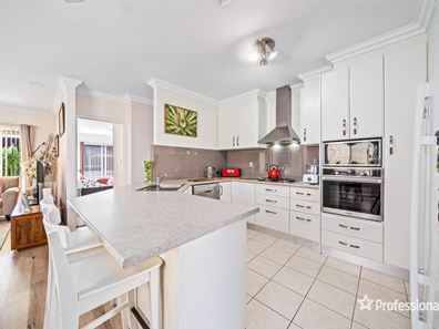 8/41 Burgundy Lane, The Vines WA 6069