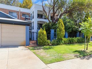 2/5 Doherty Road, Coolbellup