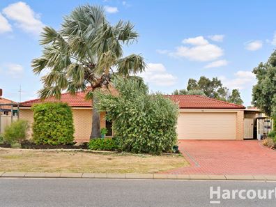 70 Floribunda Avenue, Halls Head WA 6210