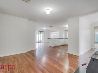 52 Chisholm Circle, Seville Grove WA 6112