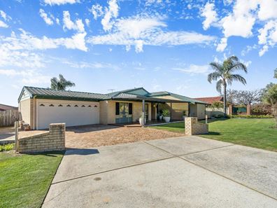 34 Mckivett Crescent, Leeming WA 6149