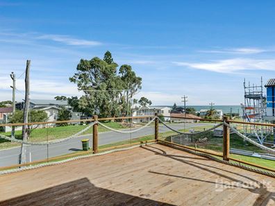 8 Rotohine Crescent, Falcon WA 6210