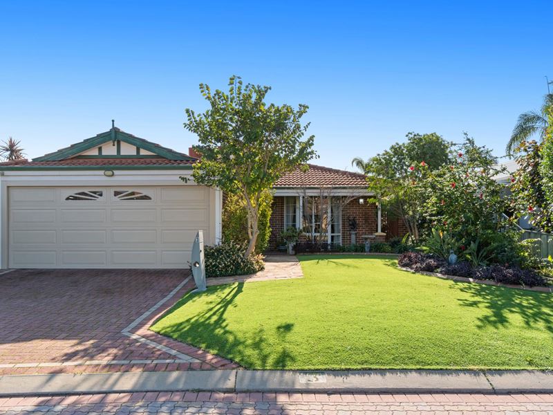 3 Lamas Grove, Landsdale