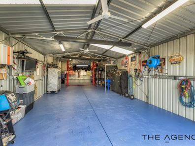 2 Sovereign Avenue, Port Kennedy WA 6172