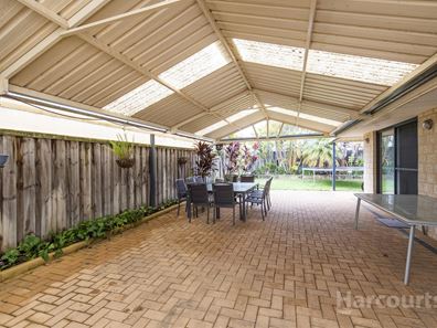 16 Glenelg Way, Meadow Springs WA 6210