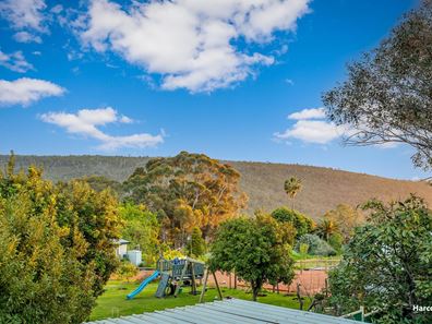 22 Peet Road, Roleystone WA 6111