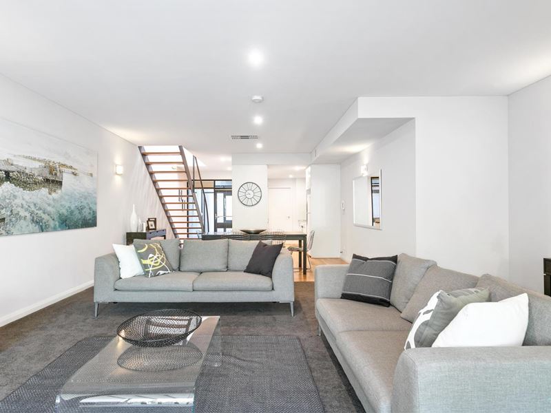 2/4 Centro Avenue, Subiaco