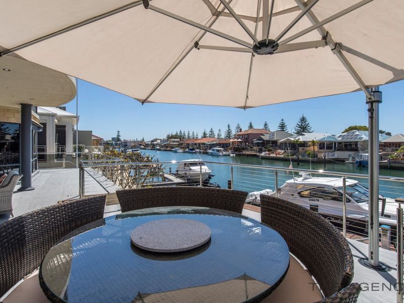 10 Aztec Island Retreat, Halls Head