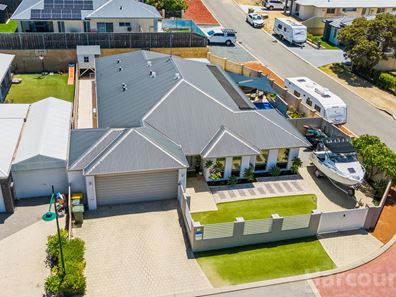 20 Royal Crescent, Wannanup WA 6210