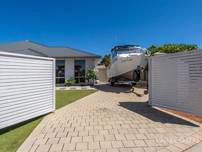 20 Royal Crescent, Wannanup WA 6210