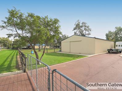 15 Warburton Court, Byford WA 6122