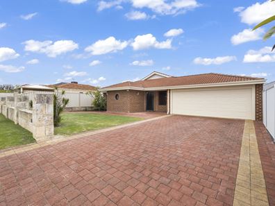 26 Russell Rd, Madeley WA 6065