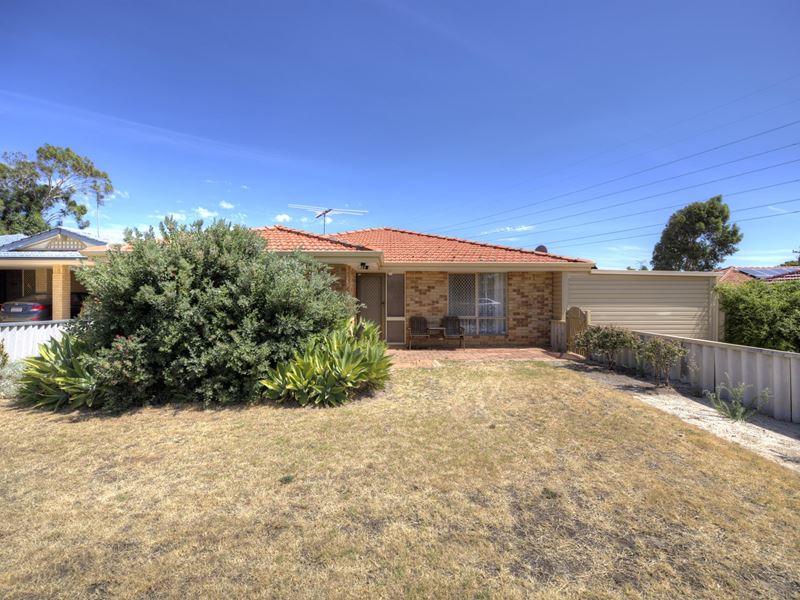 4 Reeves Place, Swan View WA 6056