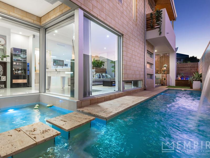 11 Monet Lane, Success