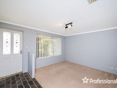 27 Madura Close, Ballajura WA 6066