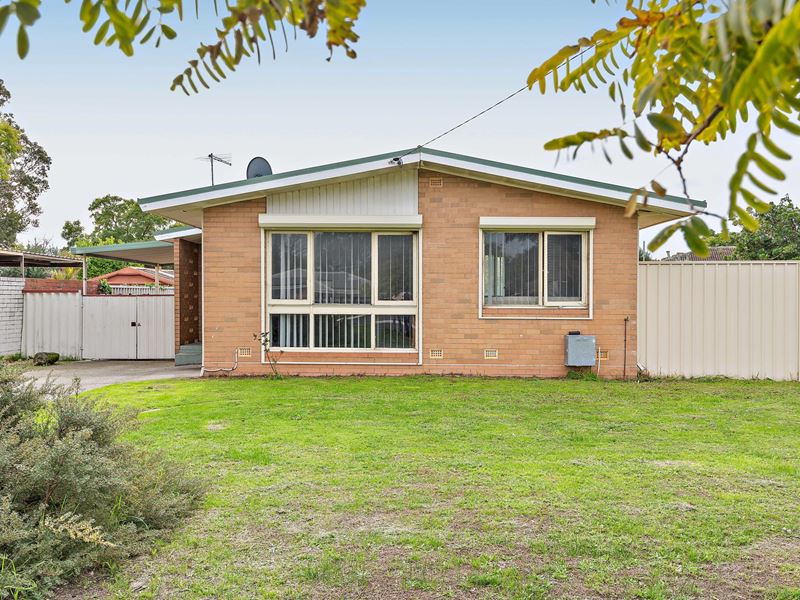 15 Hollybush Way, Kelmscott