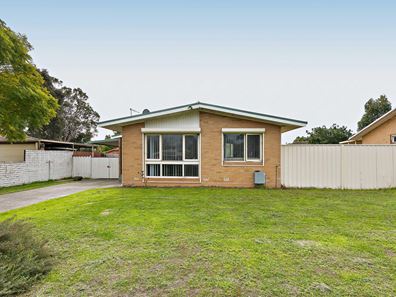 15 Hollybush Way, Kelmscott WA 6111