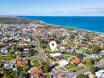 111 lagoon Drive, Yanchep WA 6035