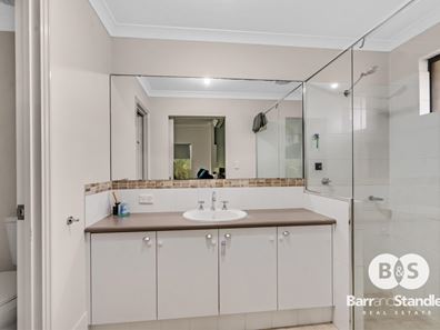 16 Greenough Place, Millbridge WA 6232