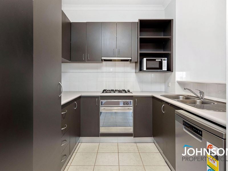 39/160 Lakeside Drive, Joondalup