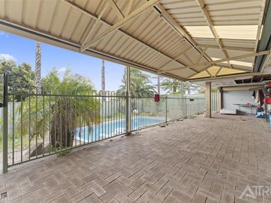 9 Hickory Drive, Thornlie WA 6108