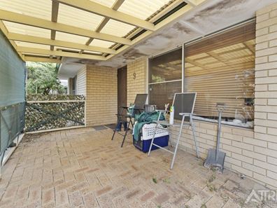 9 Hickory Drive, Thornlie WA 6108