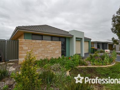 17 Dutton Gardens, South Yunderup WA 6208