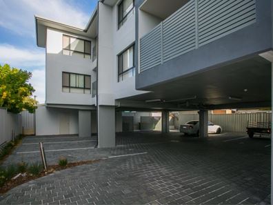 1/6 Morago Crescent, Cloverdale WA 6105