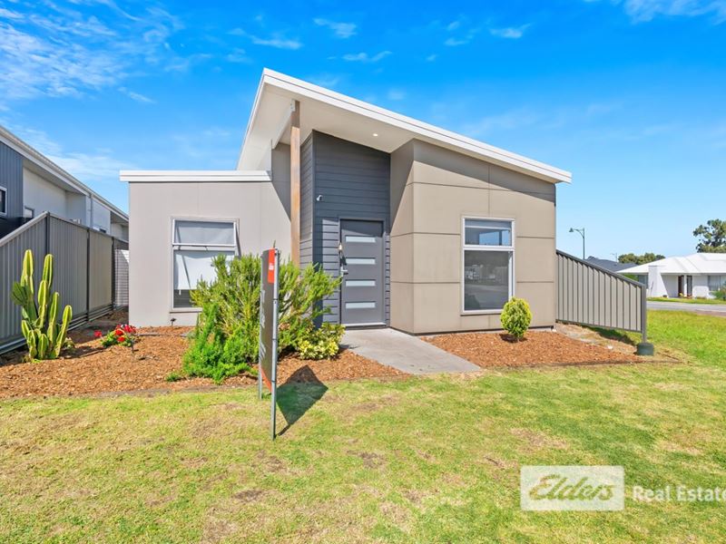 9 Engleheart Drive, Mckail WA 6330