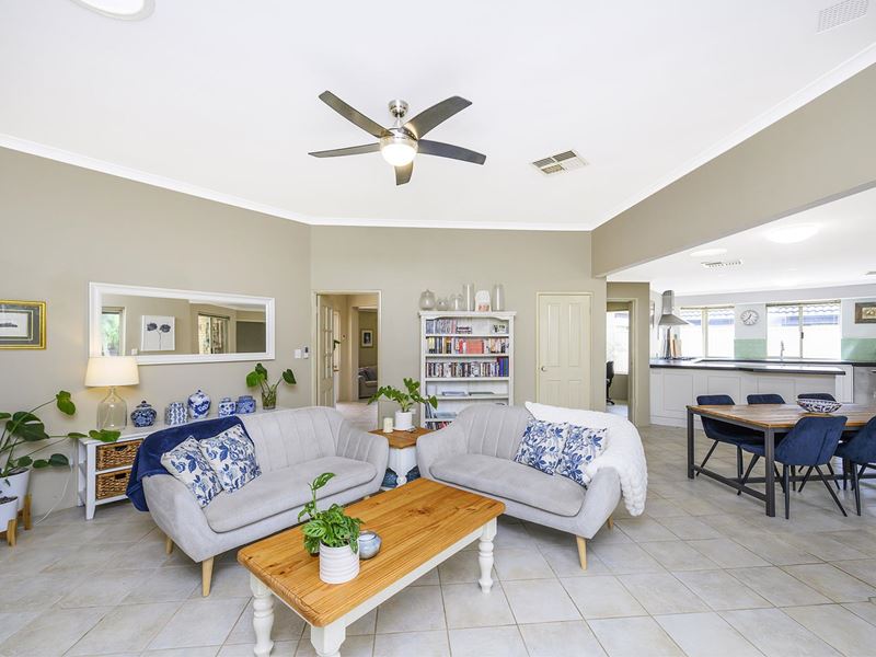 11 Palatine Crescent, Canning Vale