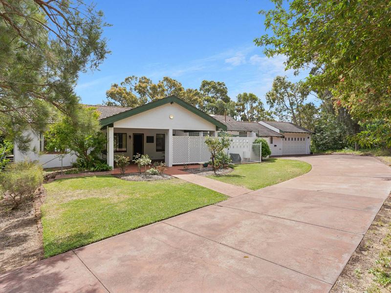 1 Sunset Crescent, Kalamunda