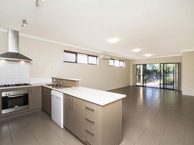 8/1 Tolj Loop, Aveley WA 6069