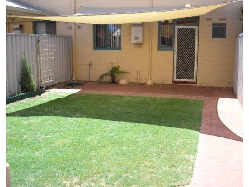 10/20 Shortland Way, Girrawheen