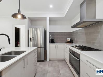 4 Fiord Way, Aveley WA 6069