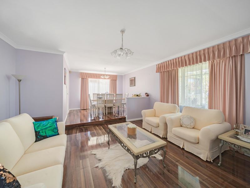 3 BENIA RISE, Alexander Heights