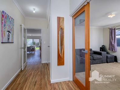 7 Merton Avenue, College Grove WA 6230