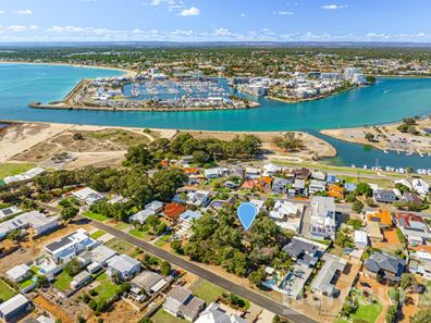 11 Peter Street, Halls Head WA 6210