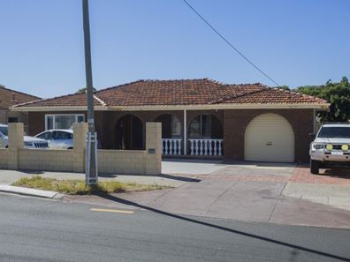 242A Grand Promenade, Dianella WA 6059