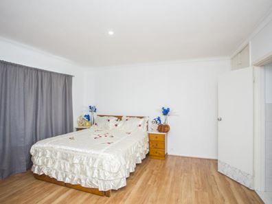 242A Grand Promenade, Dianella WA 6059