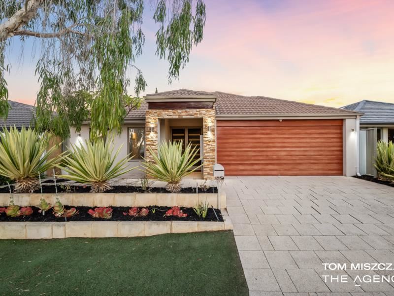 18 Serisier Parkway, Queens Park WA 6107