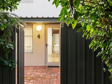 4/15 Flynn Street, Churchlands WA 6018