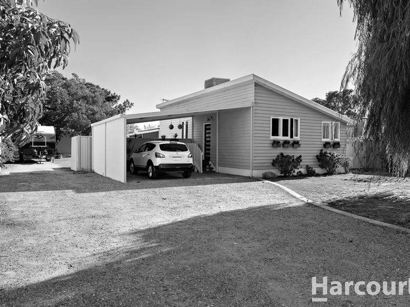 32 Flinders Street, Falcon