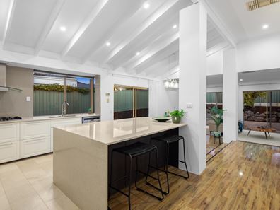 20 Ten Seldam Circle, Winthrop WA 6150