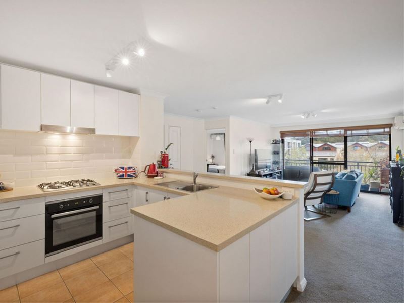 10/10 Pendal Lane, Perth
