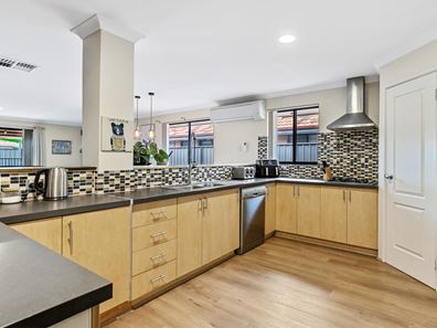 6 Aldersyde Meander, Baldivis WA 6171