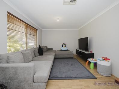 44 Stradbroke Gardens, Ridgewood WA 6030