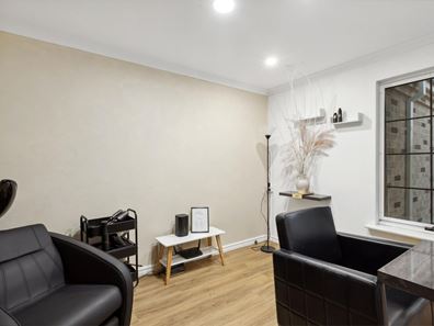 2 Merlot Court, The Vines WA 6069
